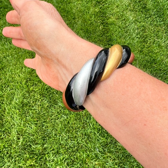 Vintage Acrylic Swirl Bangle Bracelet - Picture 2 of 12